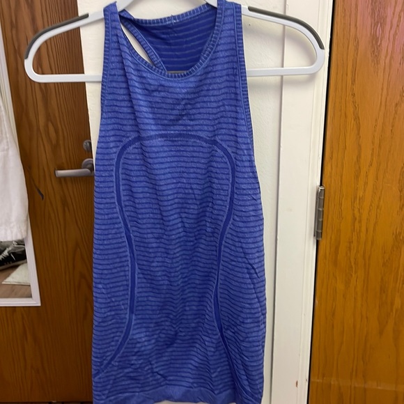 Lululemon Tank - Picture 1 of 5